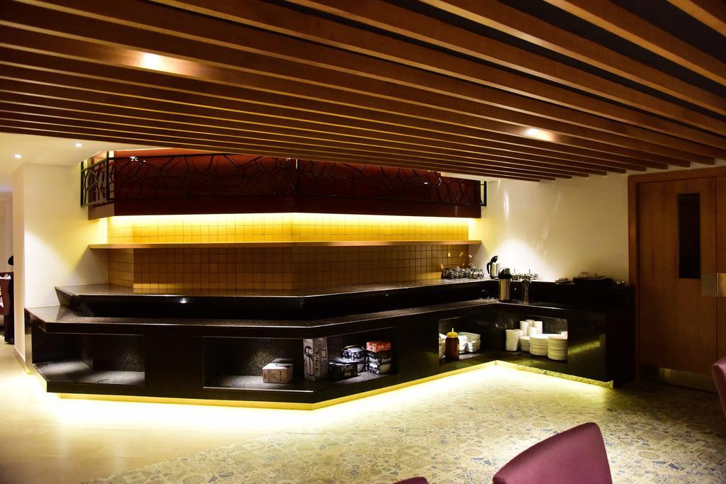 The Royal Comfort Bangalore Exterior photo